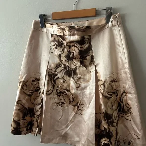 Banana republic silk blend printed skirt  4 - Picture 4 of 9